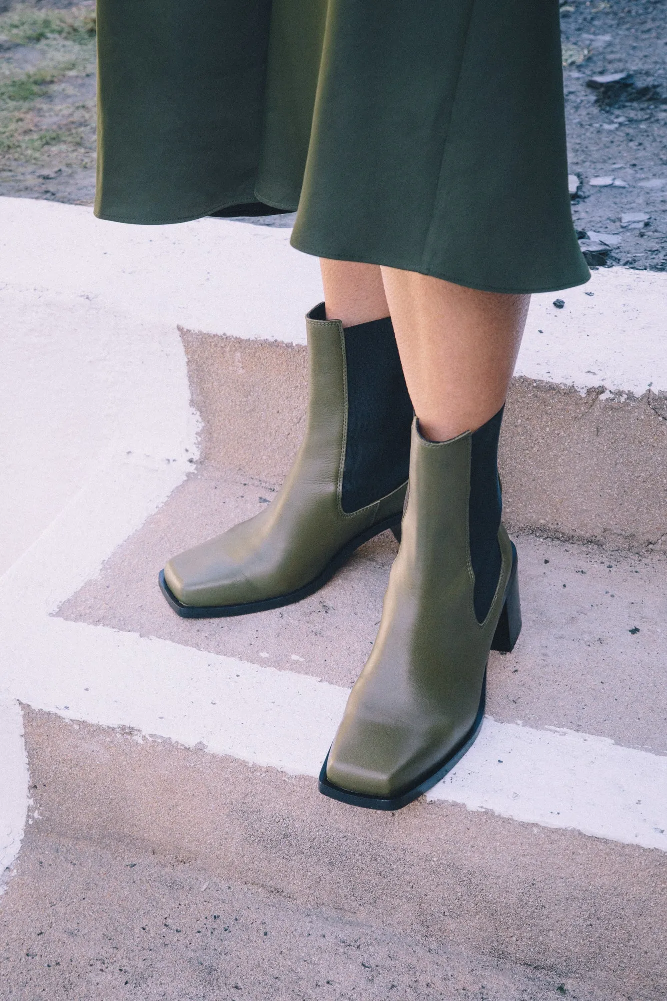 Squared Heel Boots Khaki