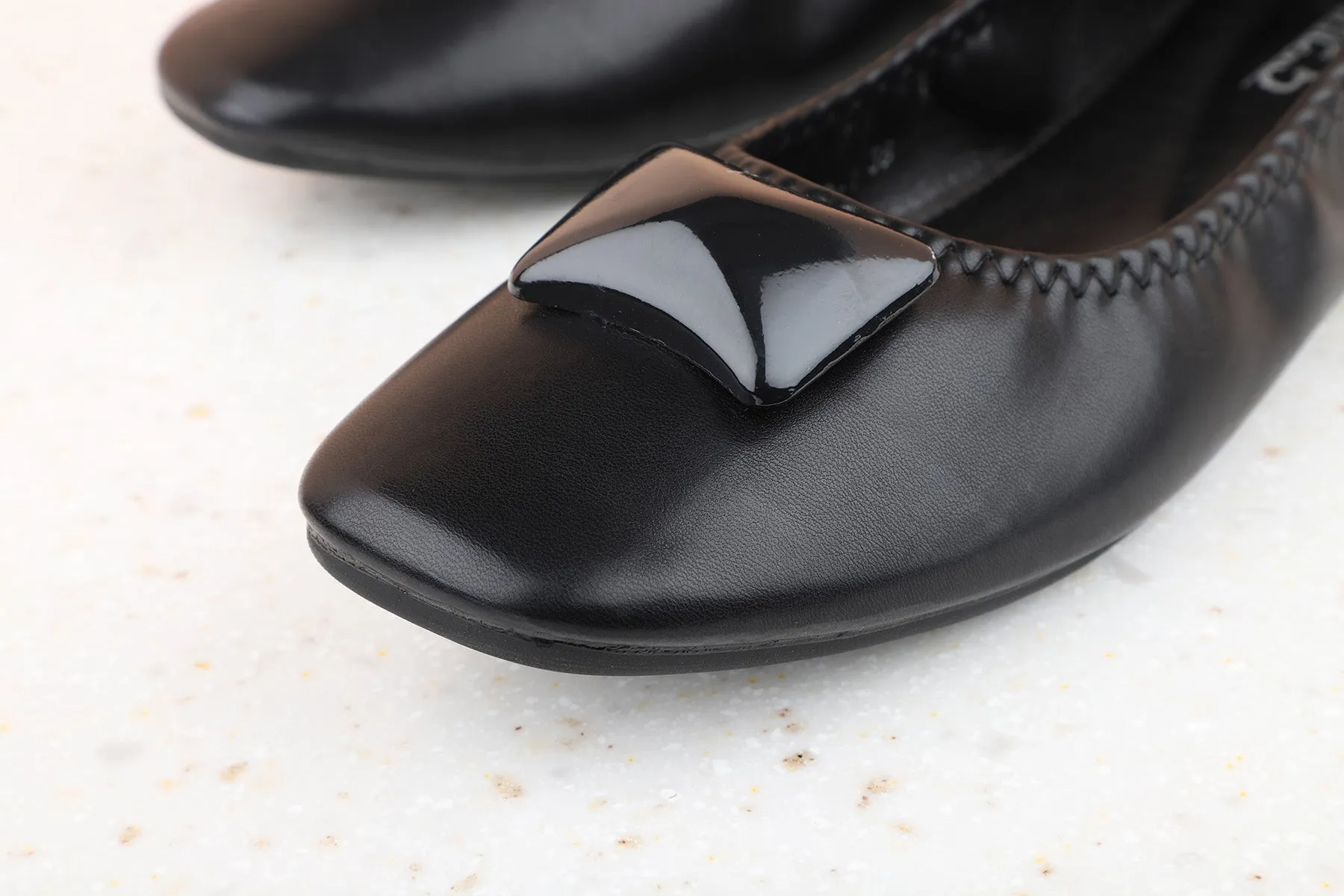 Women Black Solid Ballerinas Flats